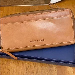 NWT Lucky brand wallet with wristlet strap